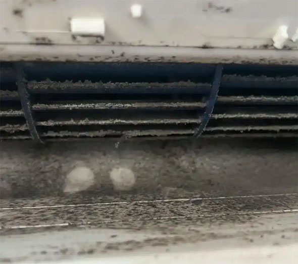 响水空调吹的风有股烧焦味是怎么回事